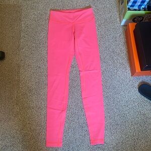 Lululemon Size 4 Hot Pink leggings